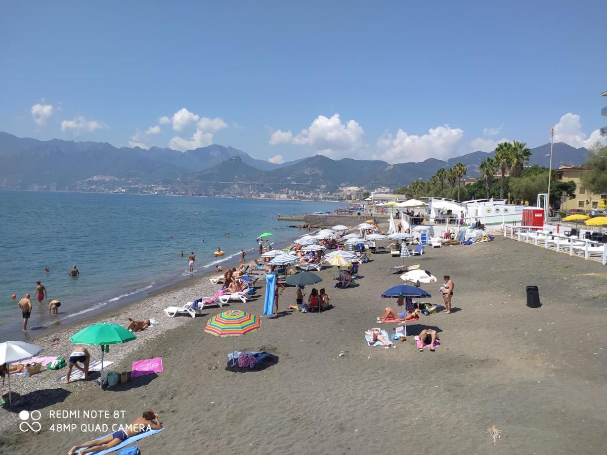 B & B Civico 6 Rooms Salerno Zewnętrze zdjęcie