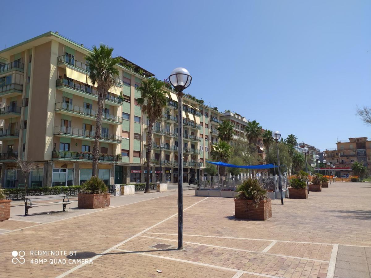 B & B Civico 6 Rooms Salerno Zewnętrze zdjęcie