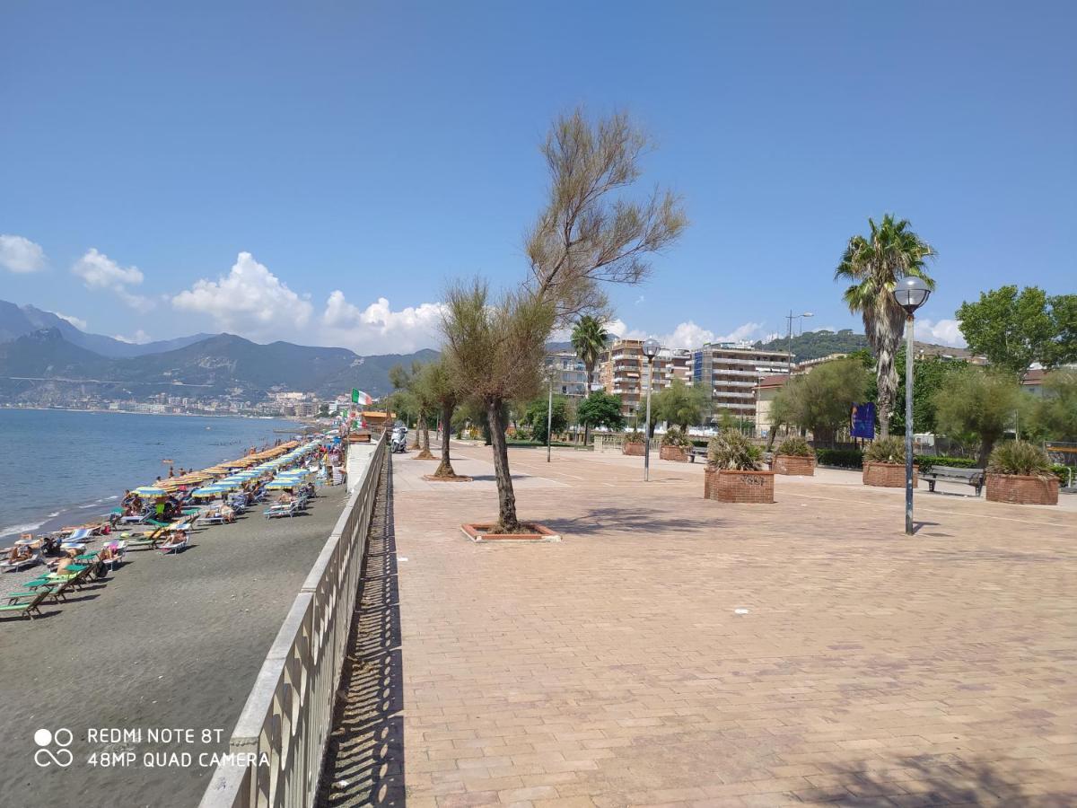 B & B Civico 6 Rooms Salerno Zewnętrze zdjęcie
