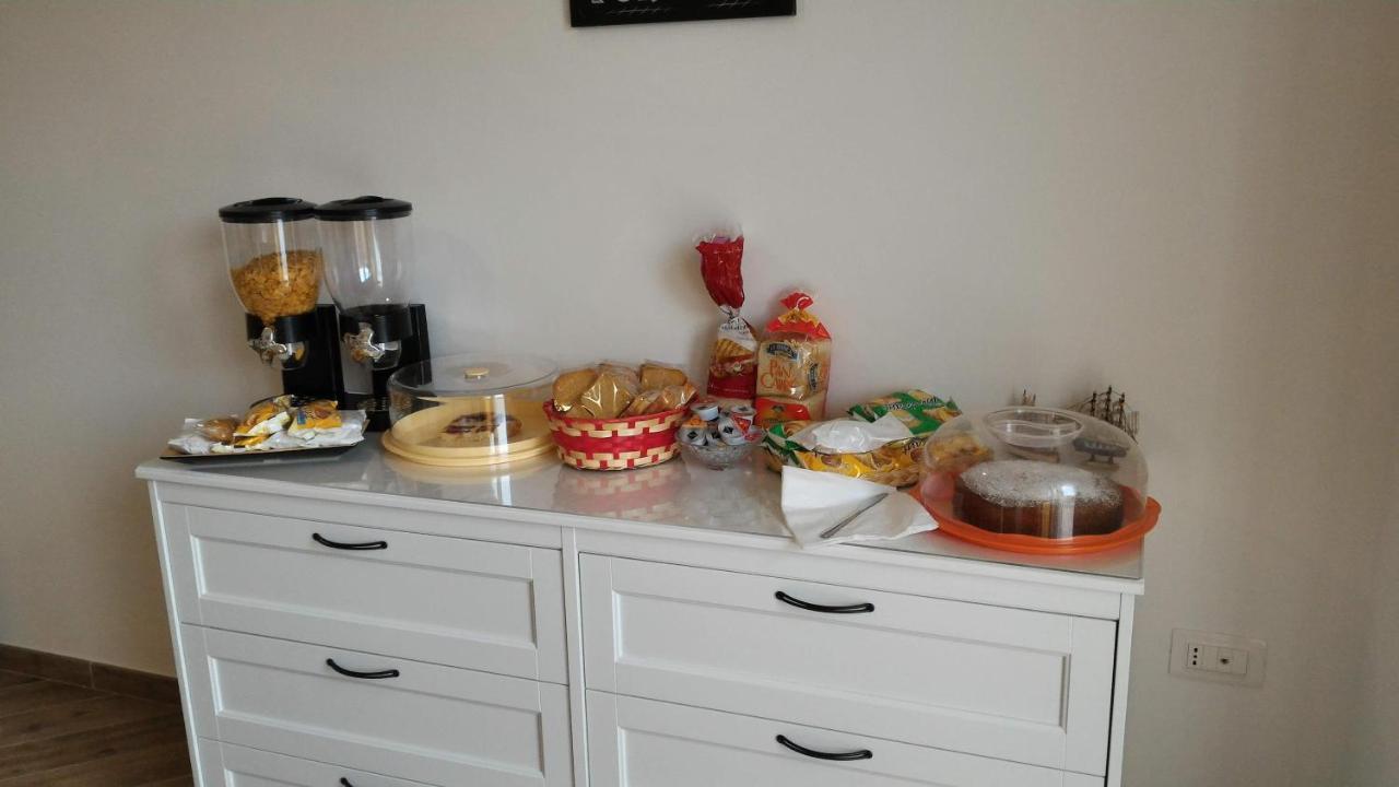 B & B Civico 6 Rooms Salerno Zewnętrze zdjęcie